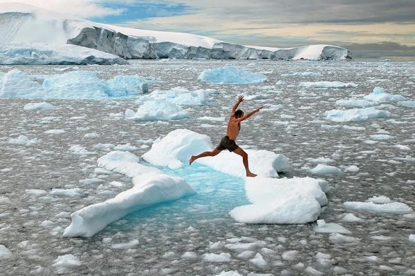 Ice jumping in Antarctica 