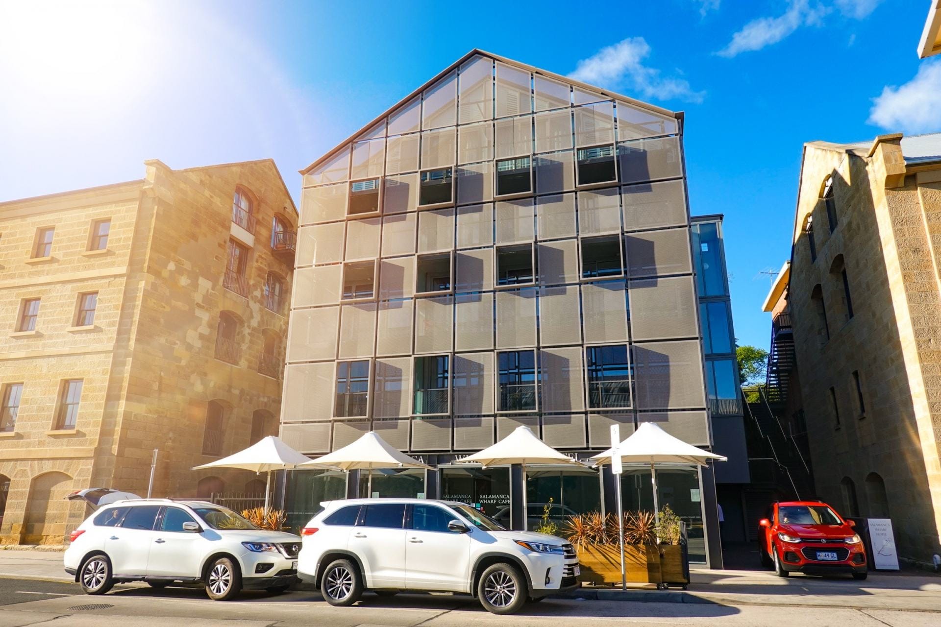 Salamanca Wharf Hotel / Cafe